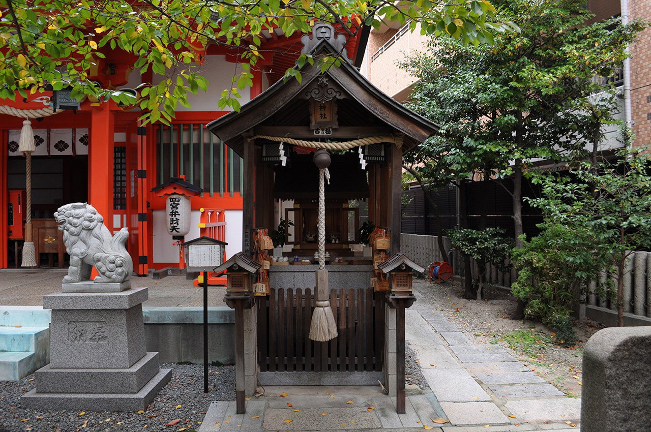 稲荷神社とハ幡神社