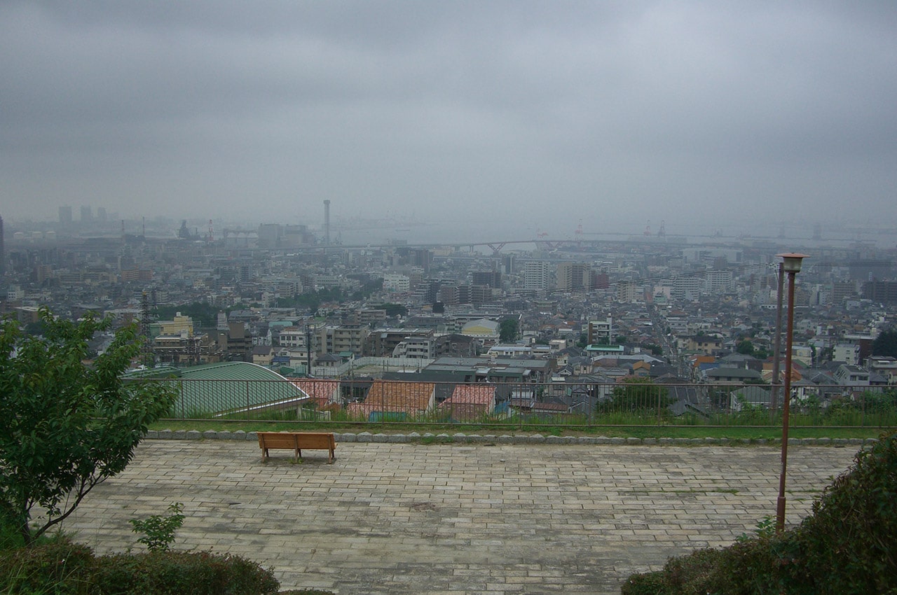 神戸の街が眼下に広がる展望台。視界が開けて天気が良いと最高です。